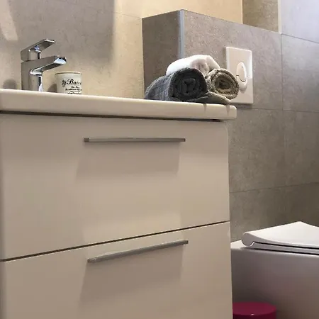 Flora Apartman *