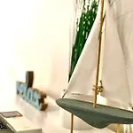 Flora Apartman