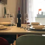 Flora Apartman *