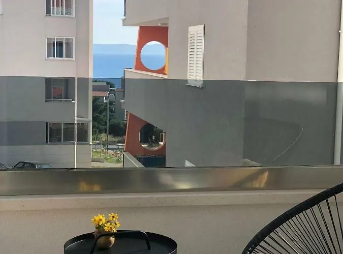 Apartment Flora *
